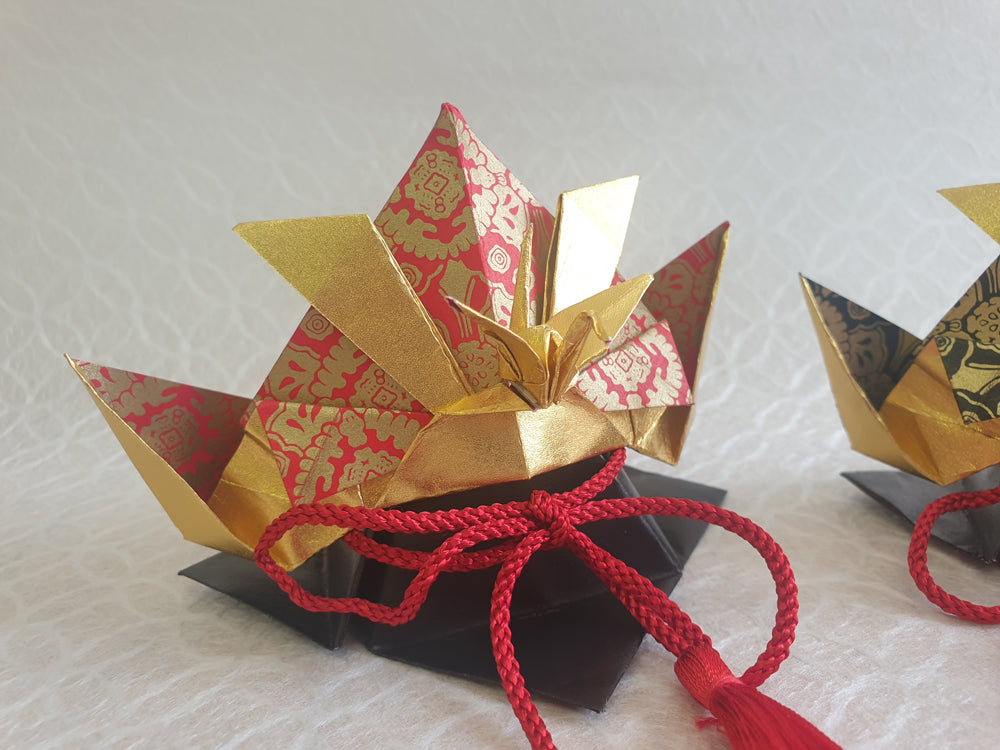 TSUKUTTE-YA’s Kabuto (兜), ANCIENT JAPANESE WARRIORS, Origami DIY kit is based on Japanese traditional “Children's Day”. Kabuto Origami DIY kit is designed by Ochanomizu Origami Kaikan a Japanese original Origami creator. Send from Japan, make Japan quality DIY kit at home to add a touch of Japan in your daily life.