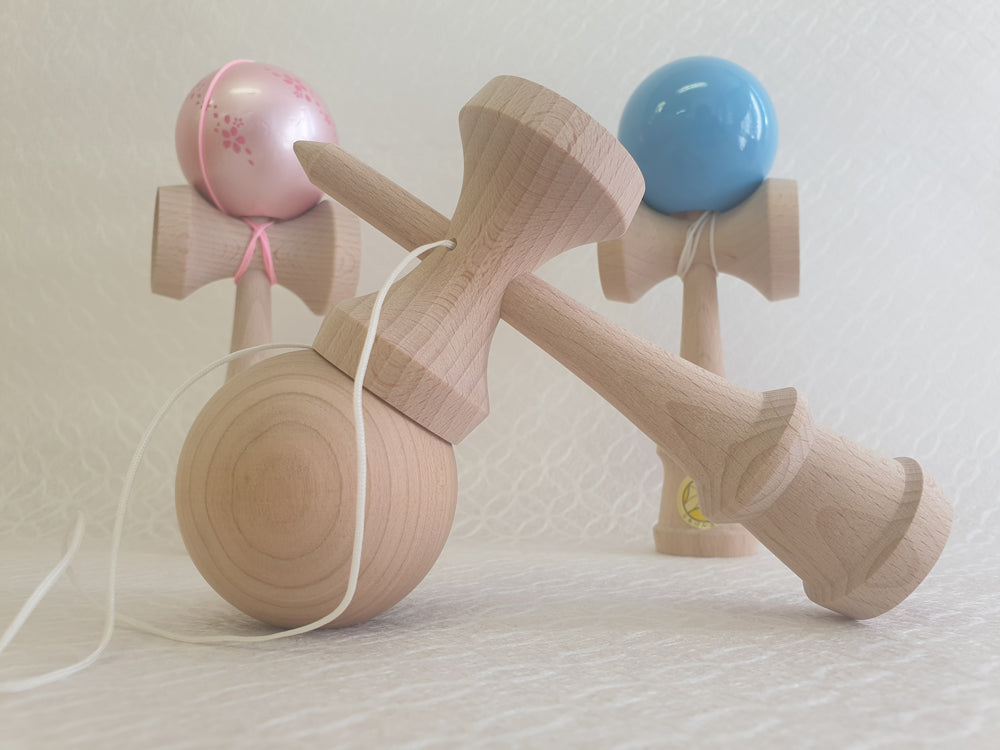 TSUKUTTE-YA’s Kendama (けん玉) Painting DIY kit is based on Japanese traditional skill toy. This DIY kit was designed by Yamagata Kobo, a Japanese original kendama creator. Send from Japan; make a Japan-quality DIY kit at home to add a touch of Japan to your daily life.