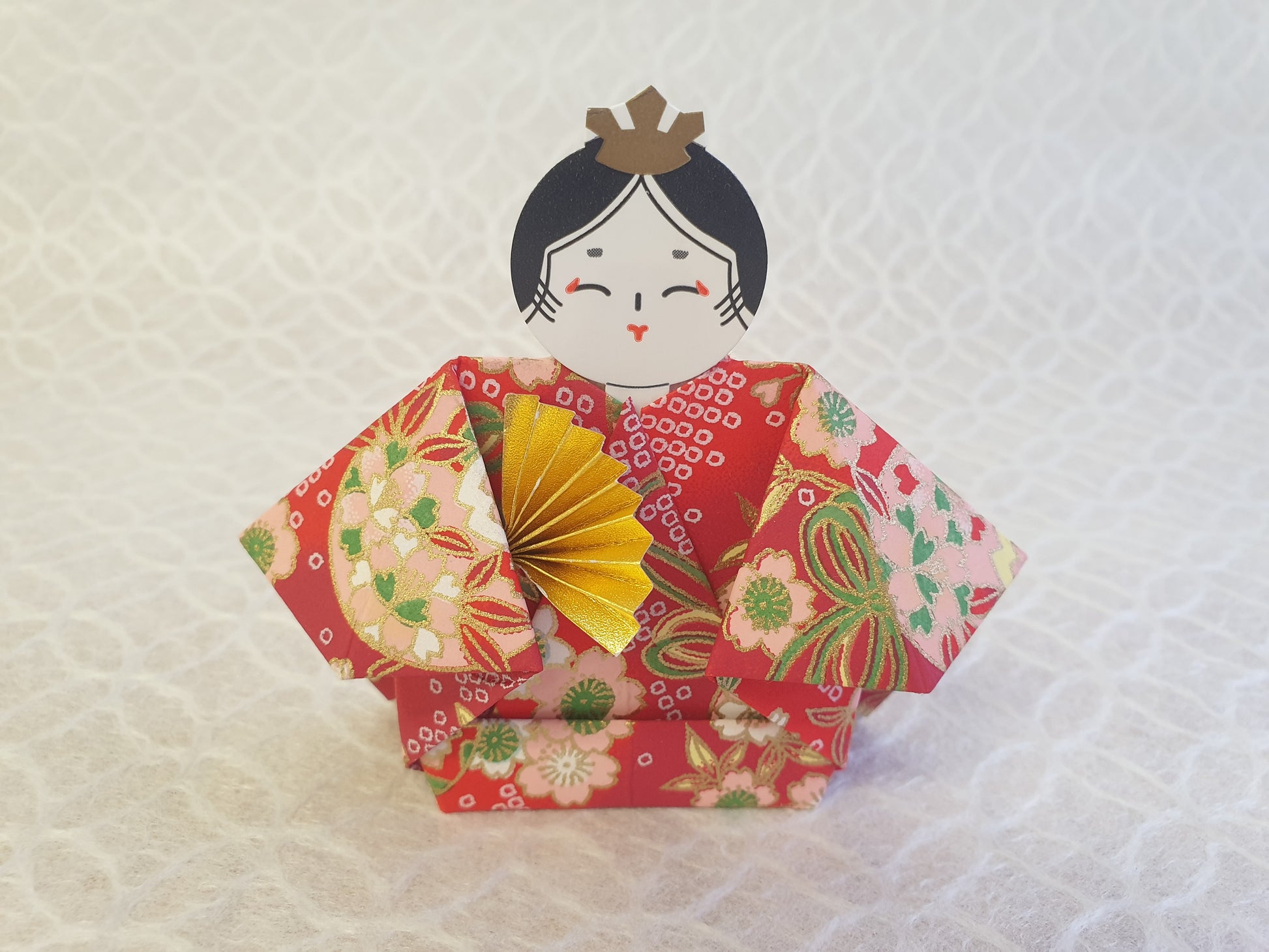 TSUKUTTE-YA’s Hina Dolls (ひな人形) Origami DIY kit is based on Japanese traditional “Girls day festival”. Hina Dolls Origami DIY kit is designed by Ochanomizu Origami Kaikan a Japanese original Origami creator. Send from Japan, make Japan quality DIY kit at home to add a touch of Japan in your daily life.